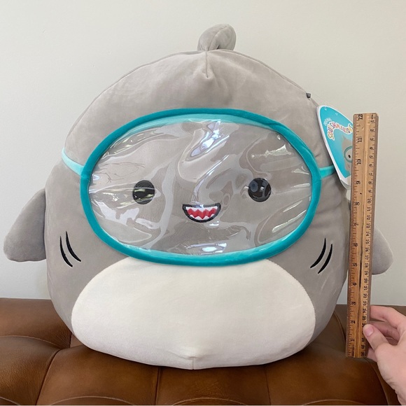 RARE NEW SQUISHMALLOW “GORDON” SHARK🦈 🩵🦈 - Picture 2 of 2